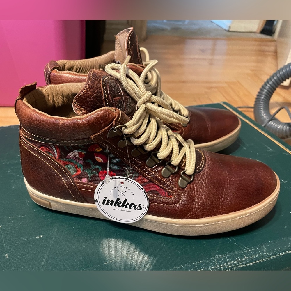 inkkas hightops NWT